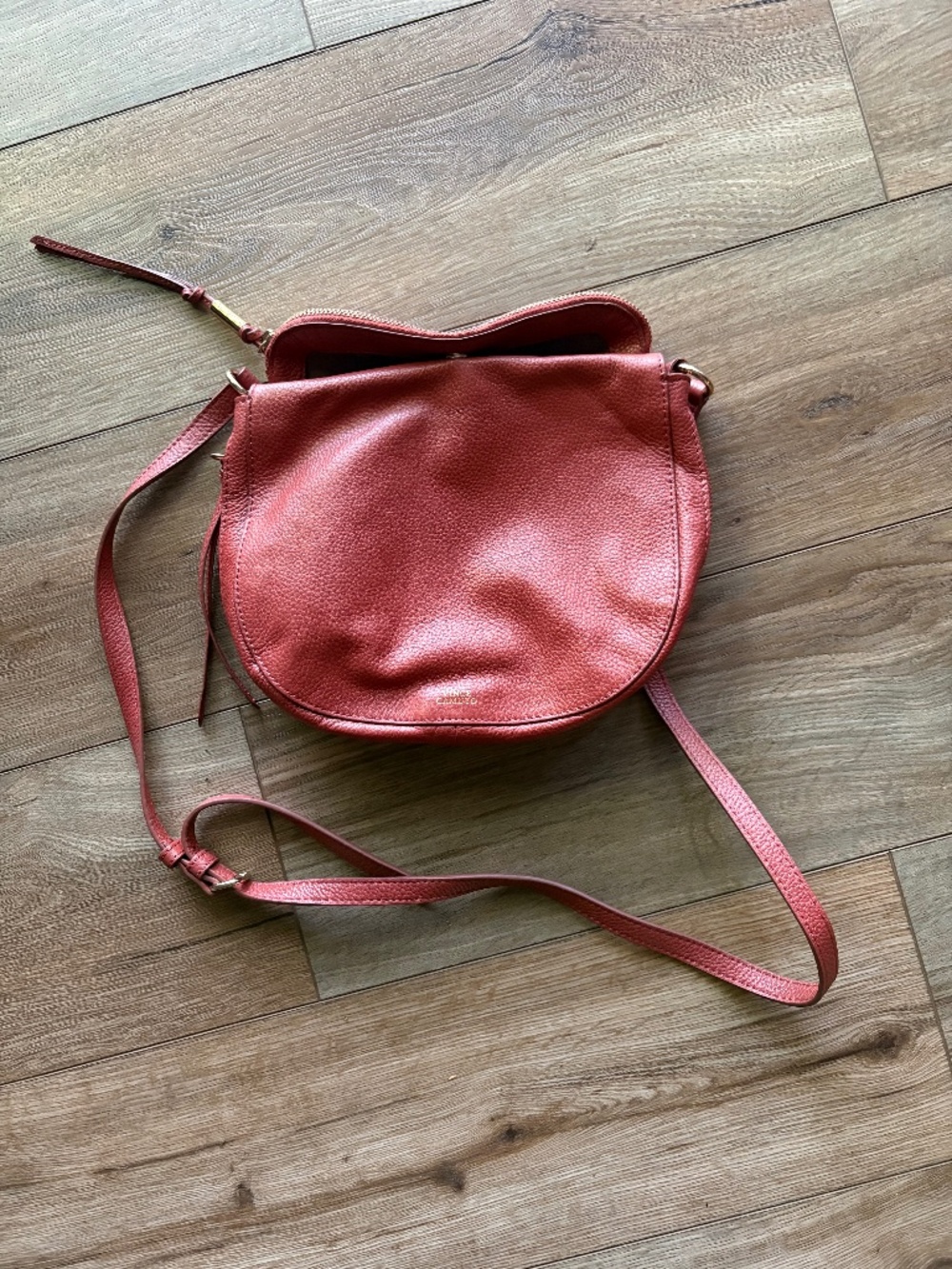 VINCE CAMUTO Kenzy Crossbody Bag 100% Genuine Leather Style# VC-Kenzy-LCB